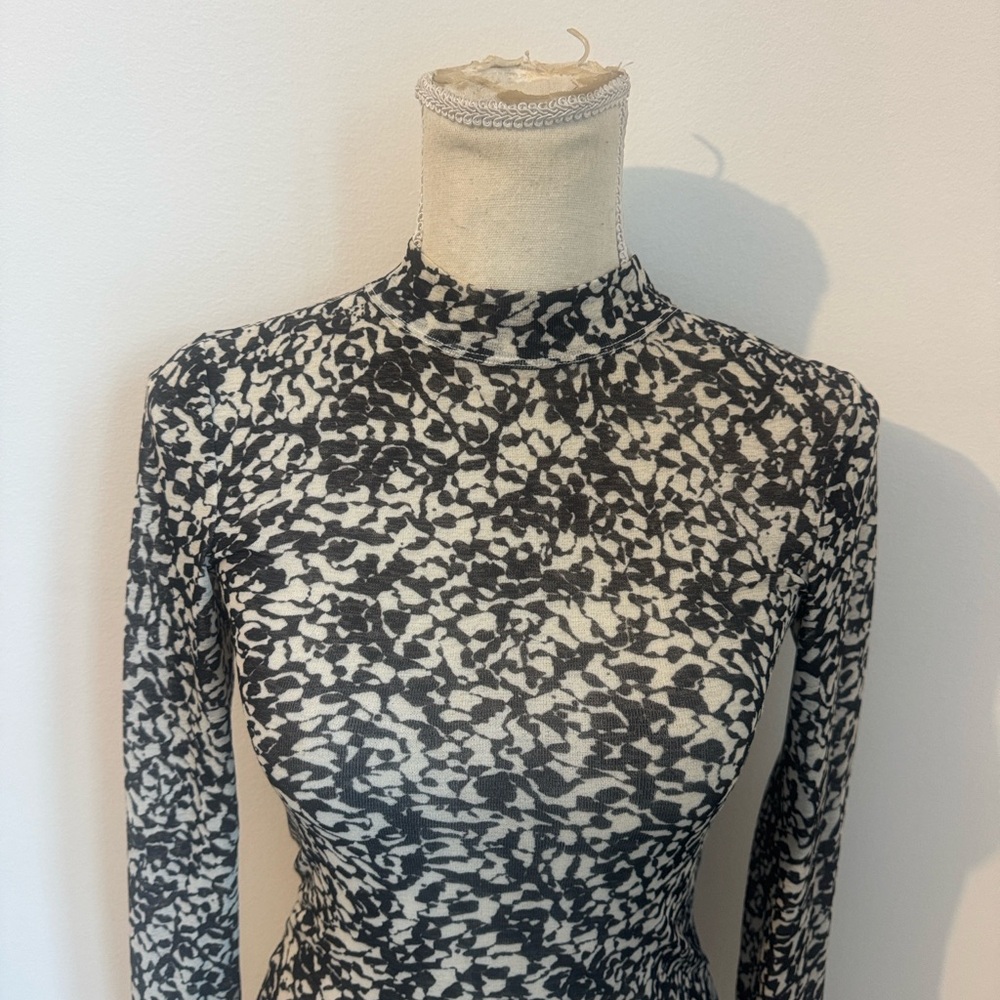 H&M mesh top - Picture 9 of 11
